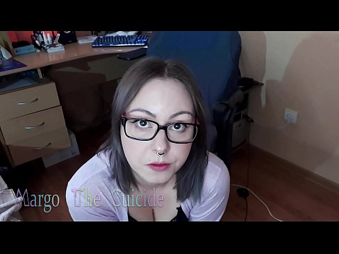 ❤️ Sexy famke mei bril sûget dildo djip op kamera ❌ Seksfideo by wy